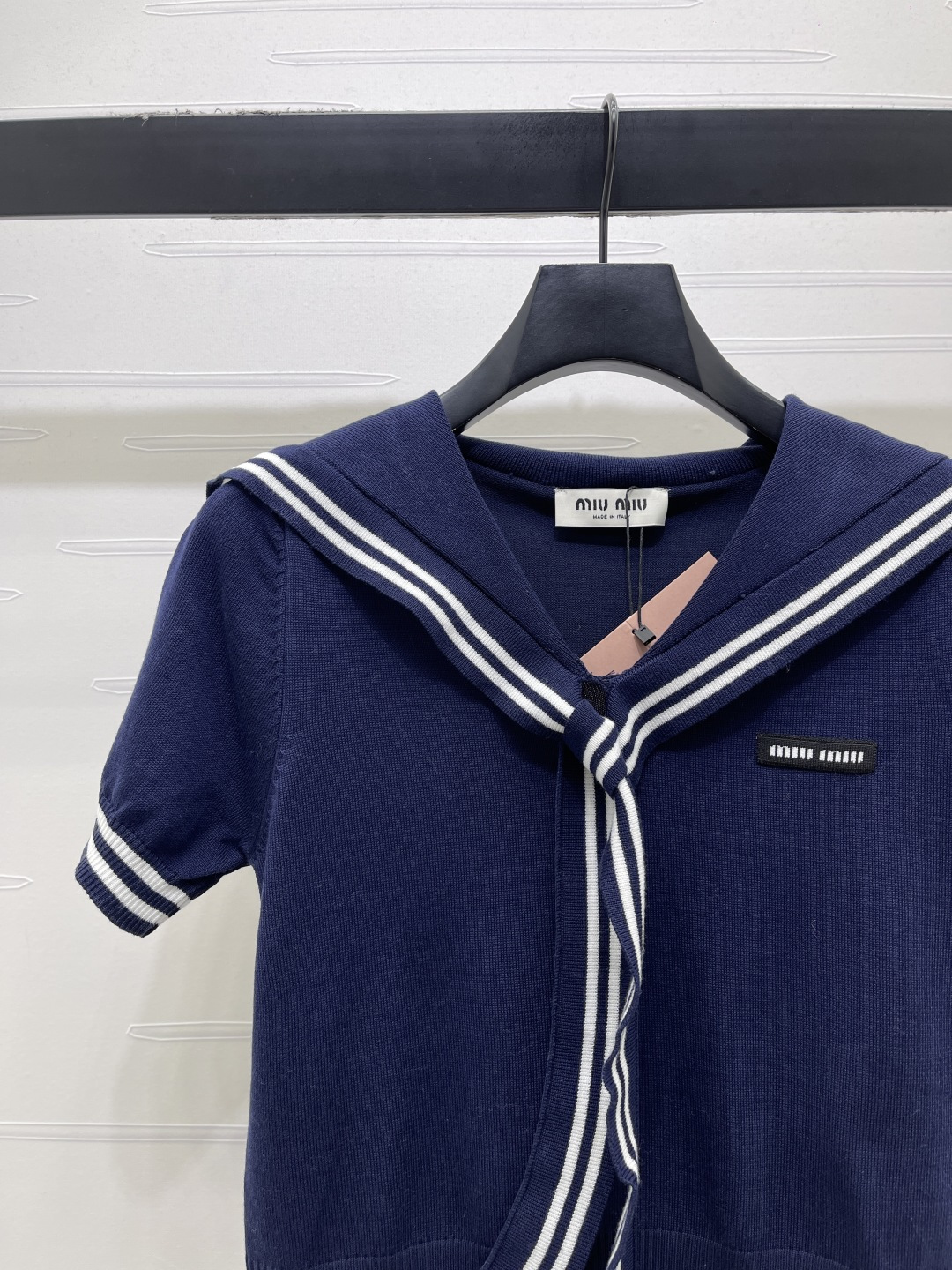 Women's short sleeves